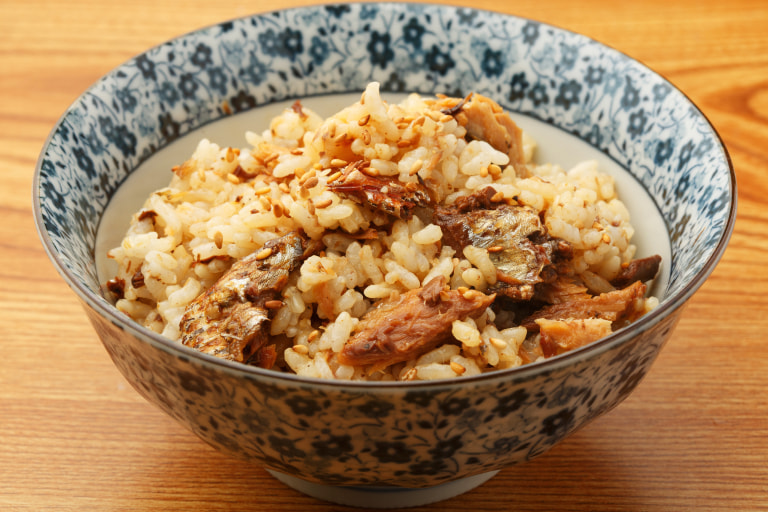 イワシの缶詰を使った炊き込みご飯